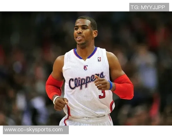 曾经的船长保罗回归首战表现平平仅得4分并送出4次助攻