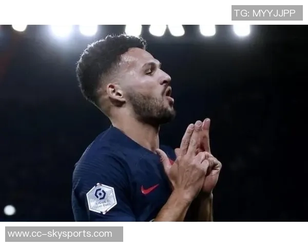 法媒称登贝莱与恩里克言论被误解球队士气依然高涨气氛未如外界所想紧张